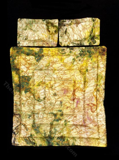 (image for) Miniature Green and Gold Quilted Bedding for Dollhouses