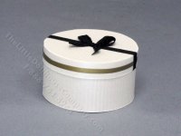 (image for) Miniature Black and White Hat Box