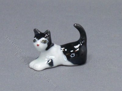 (image for) Miniature Laying Tuxedo Cat Statuette for Dollhouses