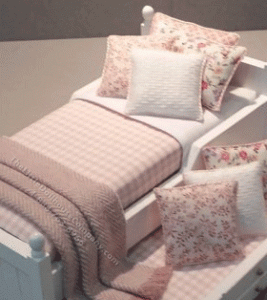 (image for) Miniature Single Rose Checkered Bedding Set with Floral Accents
