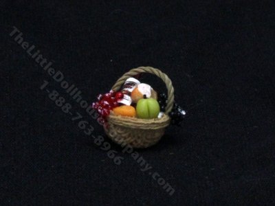 (image for) 1:24 Scale Miniature Picnic Bakset for Dollhouses