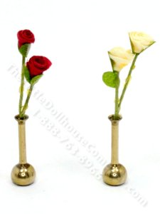 (image for) Miniature Roses in a Bud Vase for Dollhouses