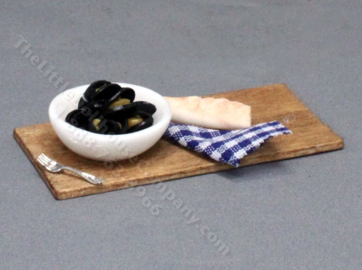 (image for) Miniature Bowl of Mussels on a Board for Dollhouses