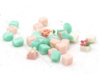 (image for) Miniature Set of 30 Pink Petit Fours