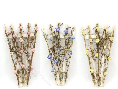 (image for) Miniature V Shaped Trellis with Flowers (1 Piece)