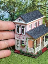 (image for) 1:144 Scale Miniature Rosie Radish House Kit