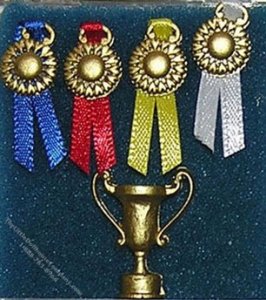 (image for) Miniature General Trophy Set for Dollhouses