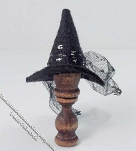 (image for) Black Witch Style Hat on Stand by Bette Jo Chudy for Dollhouses
