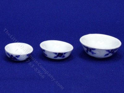 (image for) Miniature Set of White and Blue Floral Bowls for Dollhouses