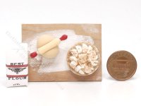 (image for) Miniature Filled Apple Pie Baking Board with Flour
