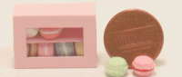 (image for) Miniature Macrons in Pink Box