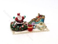 (image for) Miniature Christmas Tabletop Decoration on Doily for Dollhouses