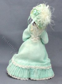 (image for) Lady in a Green and Lace Dress