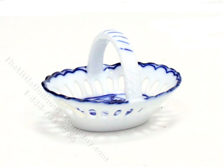 (image for) Miniature Blue and White Porcelain Basket