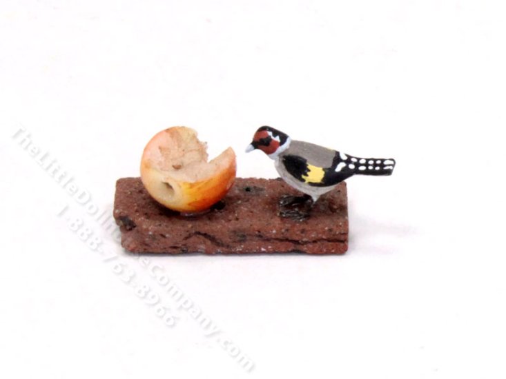 (image for) Miniature Goldfinch and Apple for Dollhouses