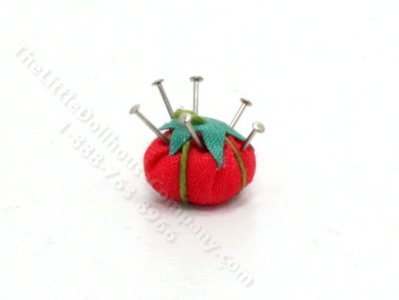 (image for) Miniature Sewing Tomato with Needles
