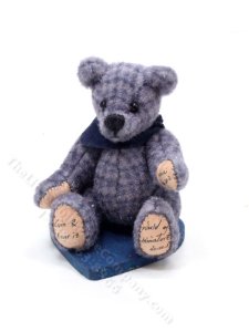 (image for) Dollhouse Scale Model Blue Plaid Bear