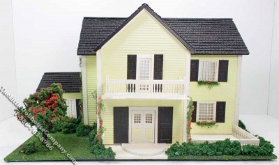 (image for) 1:48 Scale Colonial Dollhouse Kit Complete with Landscaping