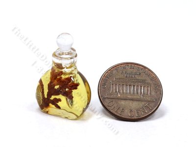 (image for) Miniature Decanter of Oil for Dollhouses