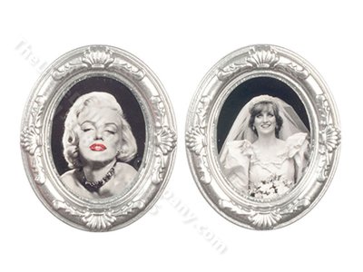 (image for) Miniature Silver Oval Frames with Paintings Dollhouses 2pk