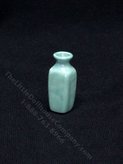 (image for) Miniature Green Square Vase for Dollhouses