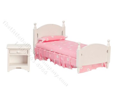 (image for) Miniature Two-Piece Pink Bed Set for Dollhouses