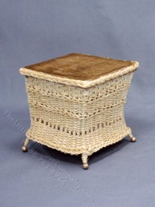 (image for) Miniature Natural Wicker Table for Dollhouses