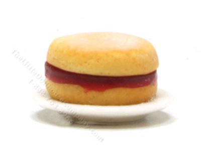 (image for) 1/2 Scale Miniature Victoria Sponge Cake by Charlotte Willmott
