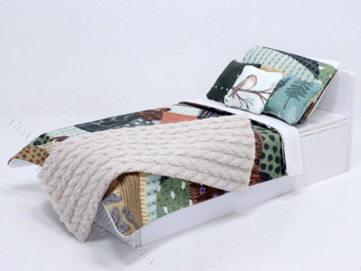 (image for) Miniature Countryside Farm Bedding for Dollhouses