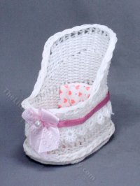 (image for) Miniature White Wicker Bassinet for Dollhouses