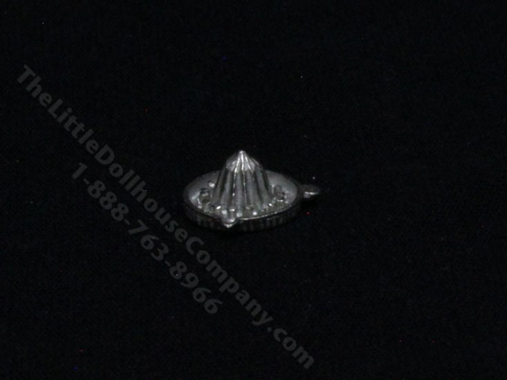 (image for) Miniature Metal Lemon Juicer for Dollhouses
