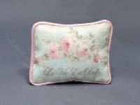 (image for) Miniature Pale "La Vie Est Belle" Pillow for Dollhouses