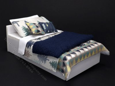 (image for) Miniature Blue and Green Tree/Outdoors Bedding for Dollhouses