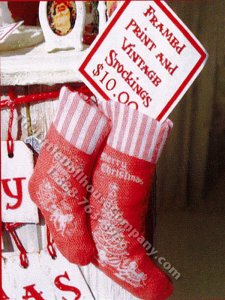 (image for) Miniature Set of 3 Vintage Christmas Stockings and Framed Print Kit