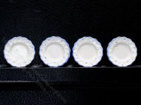 (image for) Miniature Light Blue Dot Plates for Dollhouses