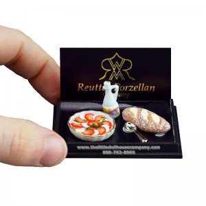 (image for) Tomato Mozzarella Salad with Bread