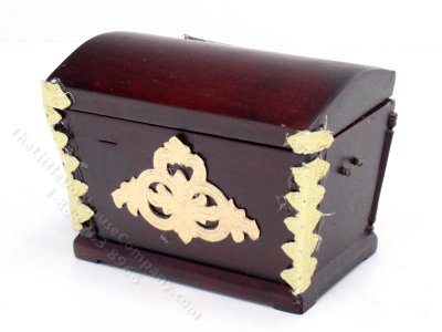 (image for) Miniature Lady's Chest for Dollhouses