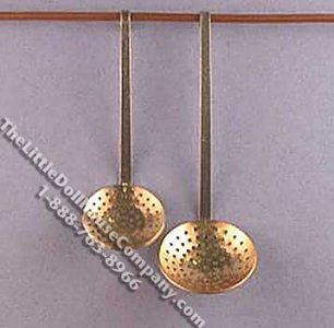 (image for) Miniature Brass Ladle w/holes for Dollhouses (1 per pack)