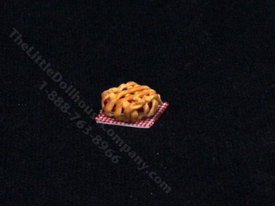 (image for) 1:24 Scale Miniature Lattice Cherry Pie for Dollhouses