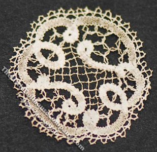 (image for) Miniature Laser Cut Doily for Dollhouses