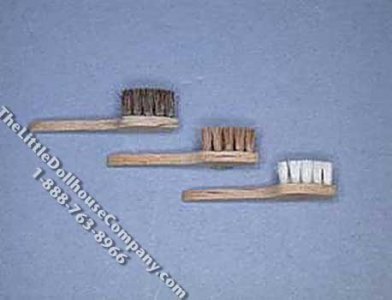 (image for) Miniature Wooden Shoe Polish Brush for Dollhouses (1 per pack)