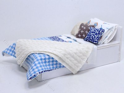 (image for) Miniature Blue and White Gingham Bedding for Dollhouses