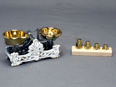 (image for) Miniature Scale with Weights by Bodo Hennig