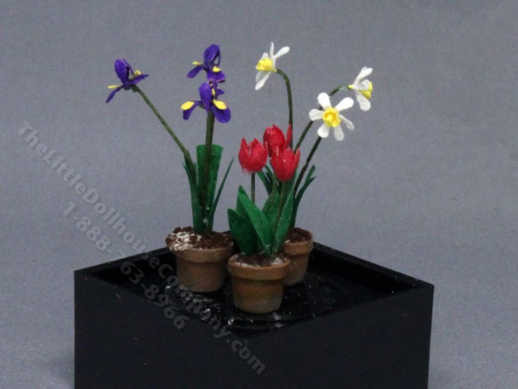 (image for) 1/2" Scale Trio of Flower Pots