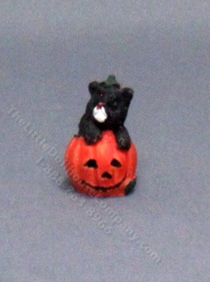 (image for) Miniature Cat on a Pumpkin Figure for Dollhouses