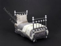 (image for) Miniature Wrought Iron Twin/Single Bed for Dollhouses - Grey & White