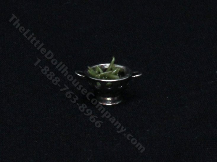 (image for) 1:24 Scale Miniature Colander of Green Beans for Dollhouses