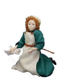 (image for) Miniature Handcrafted Cleaning Girl Doll
