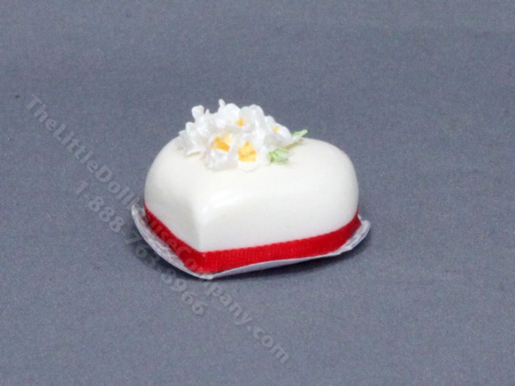 (image for) Miniature Heart Cake for Dollhouses