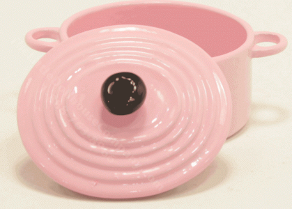 (image for) Miniature Pink Oval Dutch Oven